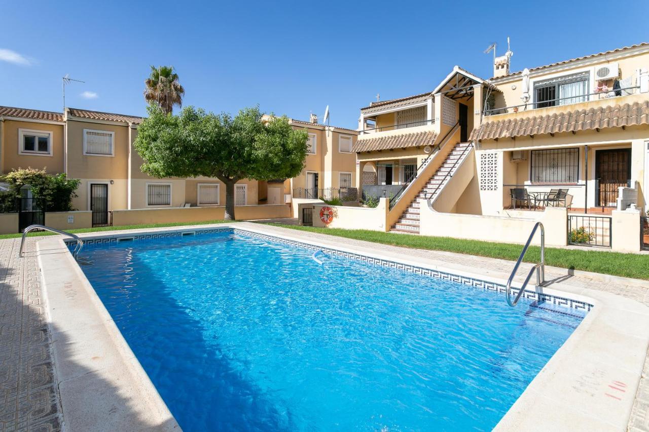 Heads 2 Holiday Homes Apartment Villamartin  Exterior photo