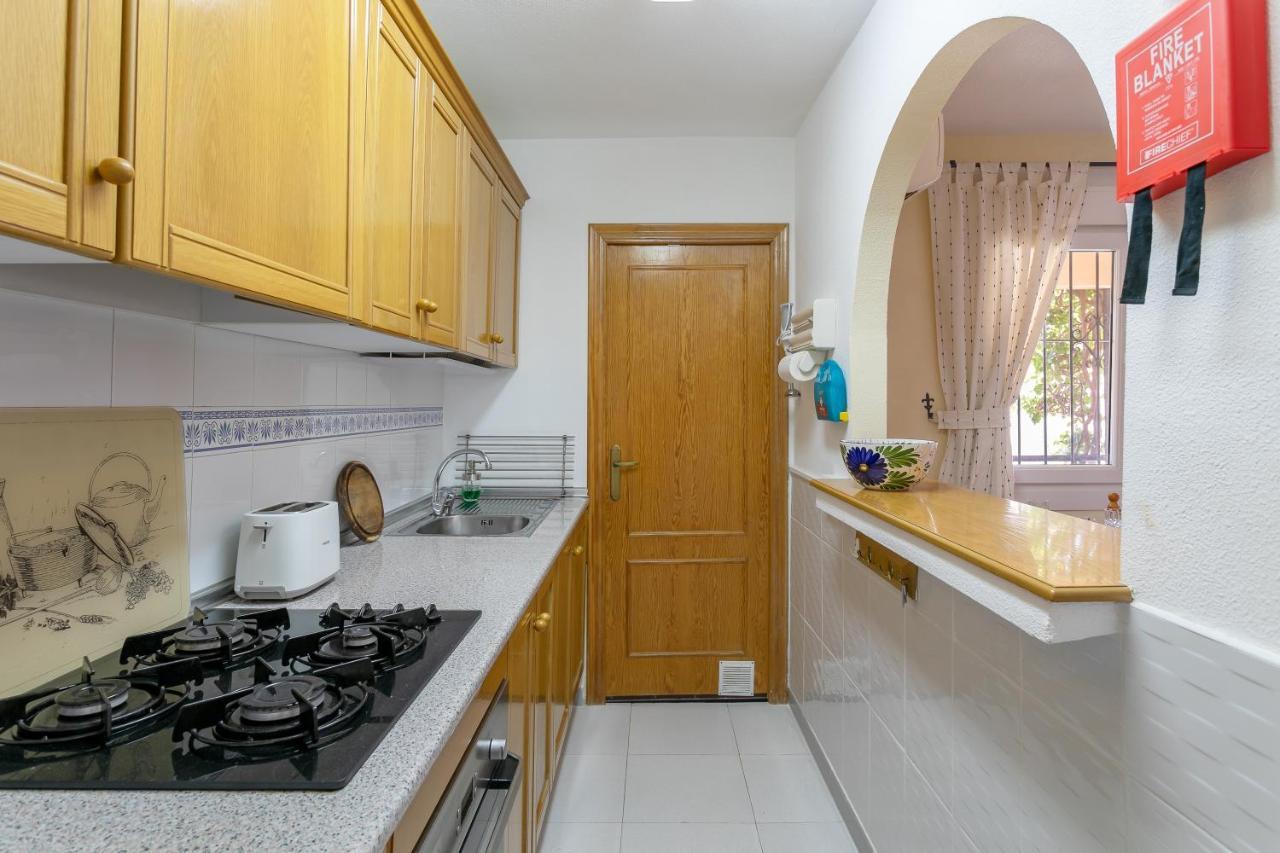 Heads 2 Holiday Homes Apartment Villamartin  Exterior photo